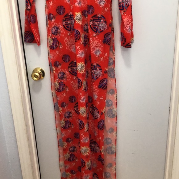 Vietnamese ao dài - Picture 2 of 3